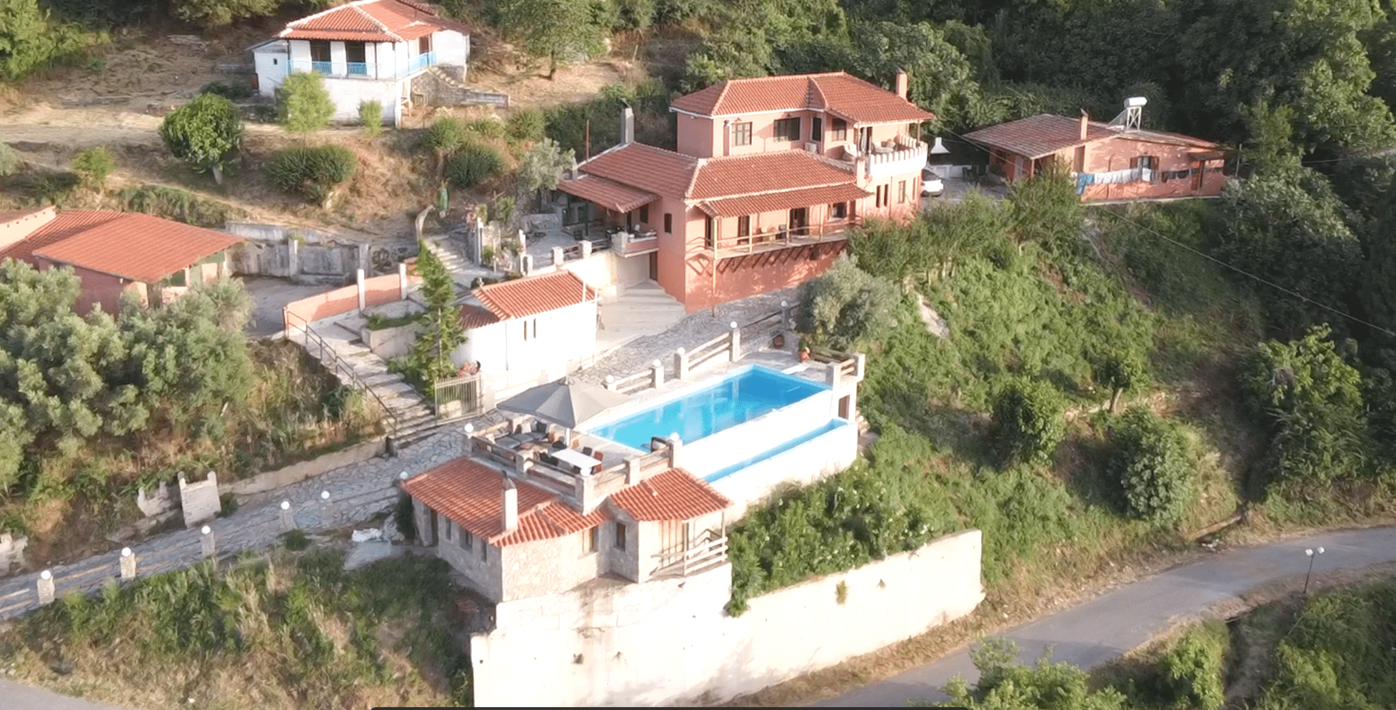 Zenterra Country house with swimming pool and view